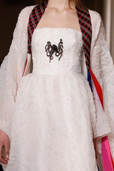 Look 77